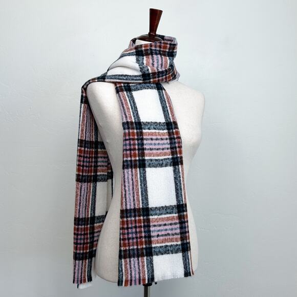 Vince Camuto Soft Plaid Flannel Rectangle Knit Scarf - Picture 1 of 8